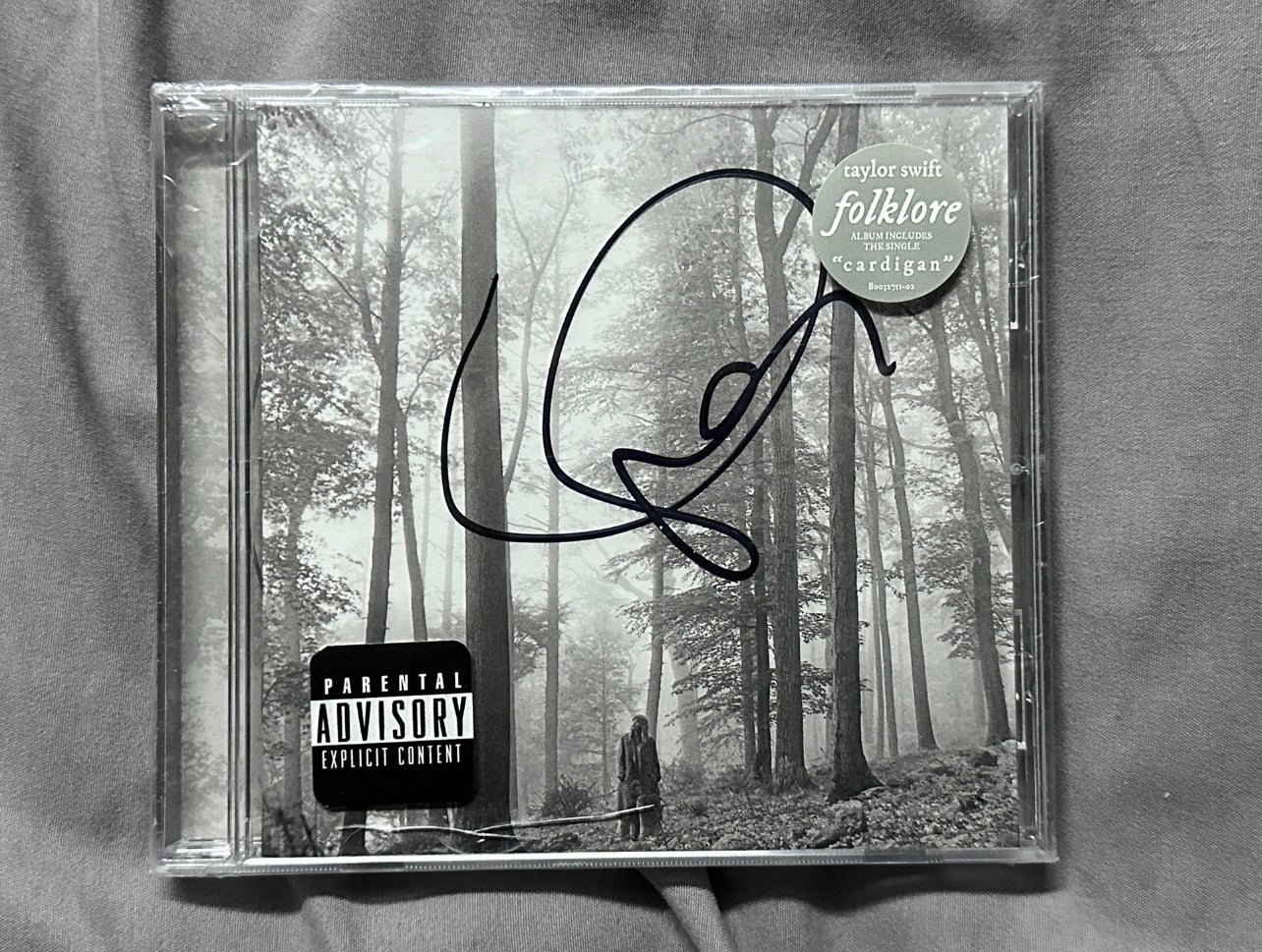 Taylor Swift â Folklore (Signed CD)