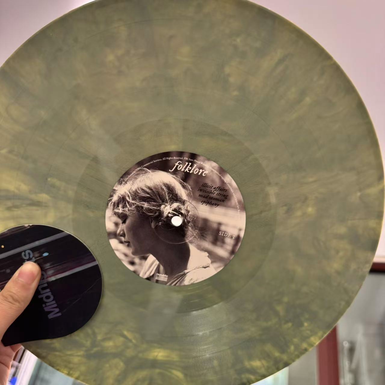 Taylor Swift – Folklore Beige Vinyl LP US Press Opened VG++