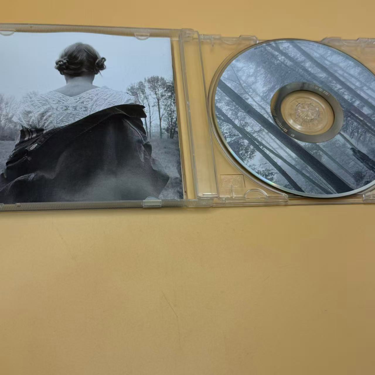 Taylor Swift - Folklore (CD, Album, Dlx, "In)