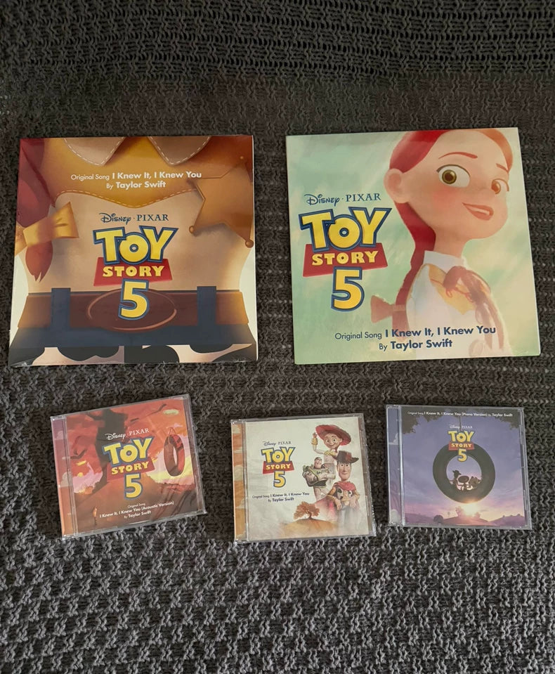 Taylor Swift – I Knew It, I Knew You (Toy Story 5) Complete 5-Piece Collector Set – 2×10″ Shaped Vinyl + 3CD
