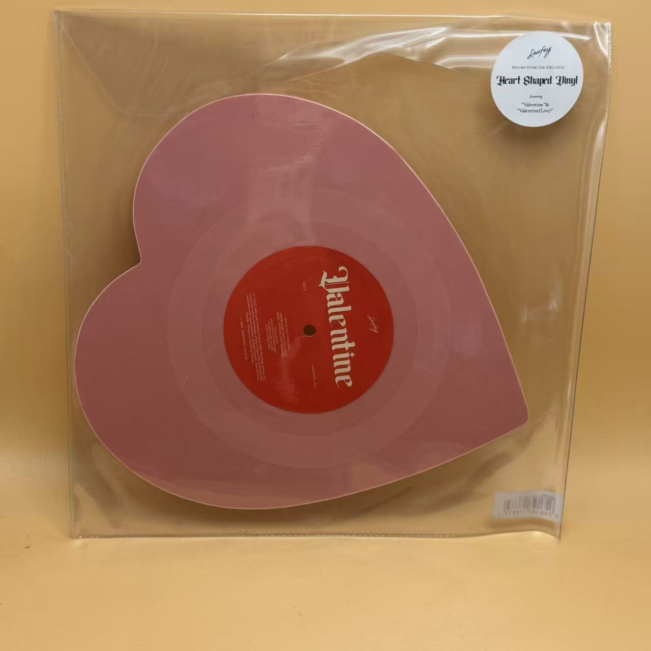 Laufey (2) - Valentine (7", Shape, RSD, Single, Pin)