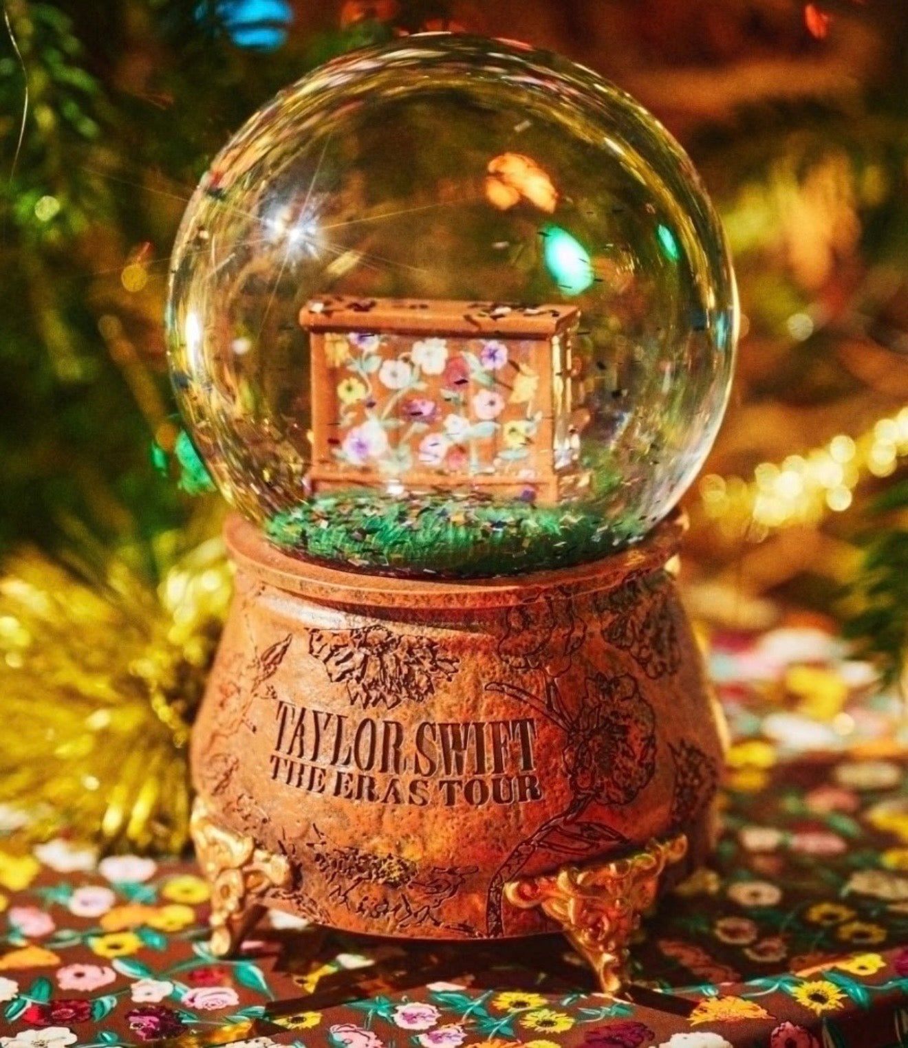 Taylor Swift The Eras Tour 2025 Christmas Limited Edition Musical Snow Globe - New