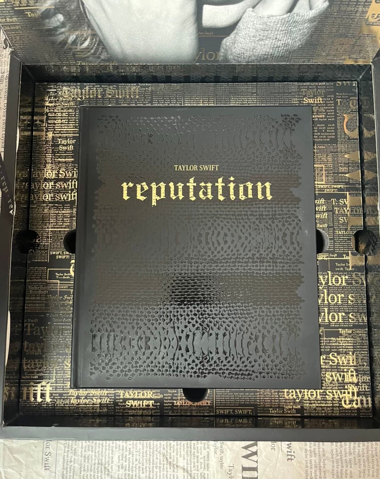 Taylor Swift Reputation Limited Edition VIP Gift Box
