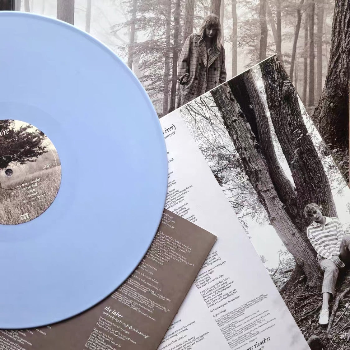 Taylor Swift – Folklore “In The Trees” Edition Light Blue 2LP Vinyl EU Pressing (Opened, Complete)