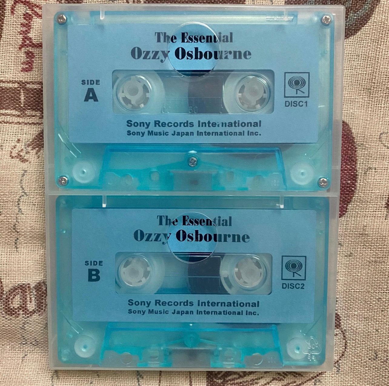 Ozzy Osbourne – The Essential Ozzy Osbourne (2003, Japanese Cassette Set) 奧茲·奧斯本 – 《The Essential Ozzy Osbourne》（2003年，日版磁帶套裝）