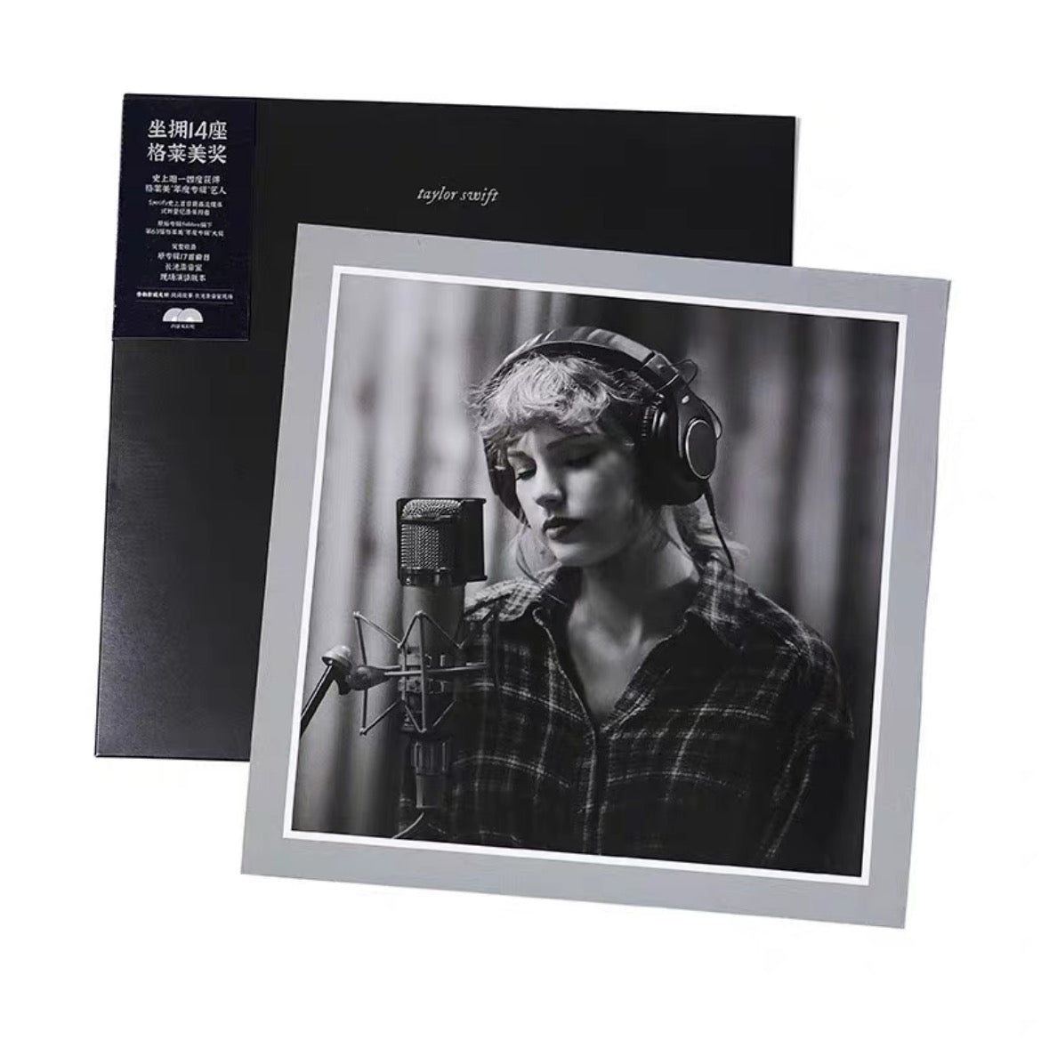 # 0322 Taylor Swift - folklore: the long pond studio sessions (Chinese Version), 2LP vinyl, numbered 0322, includes six vinyl record mitts. 泰勒斯威夫特《民間故事：長池錄音室現場》（中國版）2LP黑膠唱片，編號0322，贈送六個黑膠唱片手套