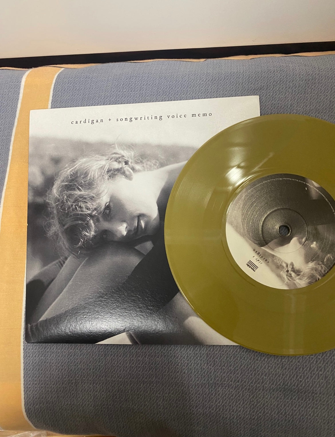 Taylor Swift - Cardigan + Songwriting Voice Memo (Limited Edition Gold Vinyl)