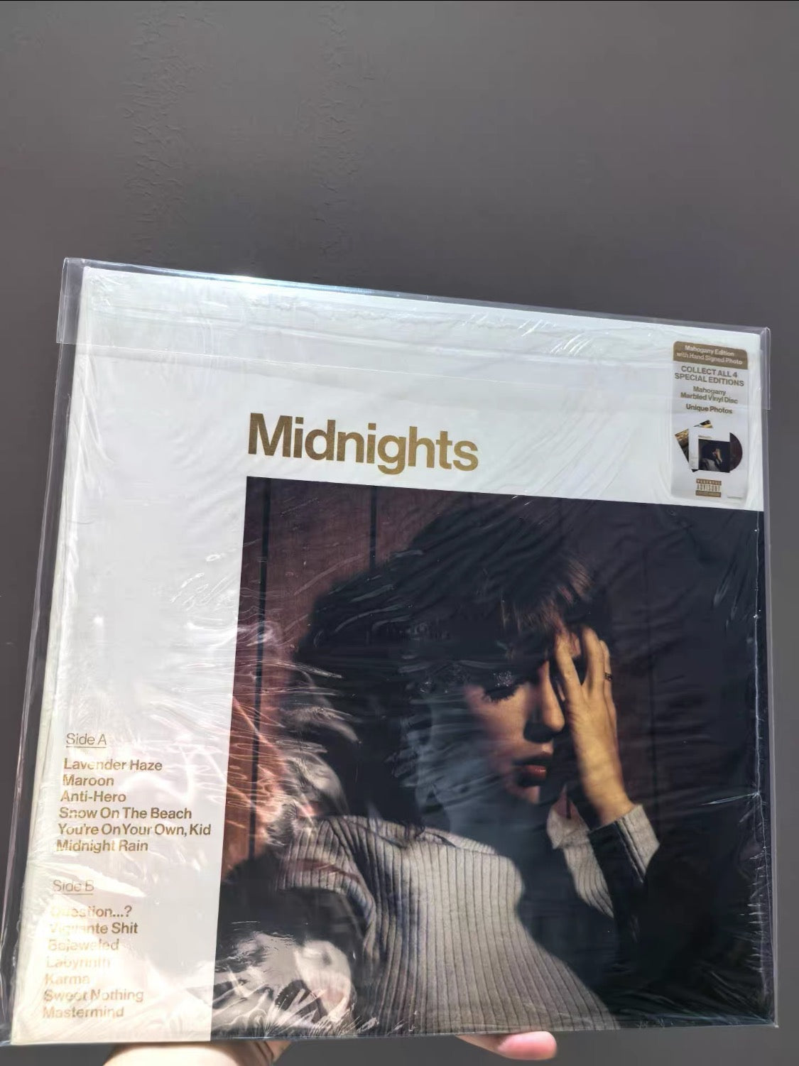 Taylor Swift – Midnights “Mahogany” Signed Edition (Vinyl + Autograph Set)