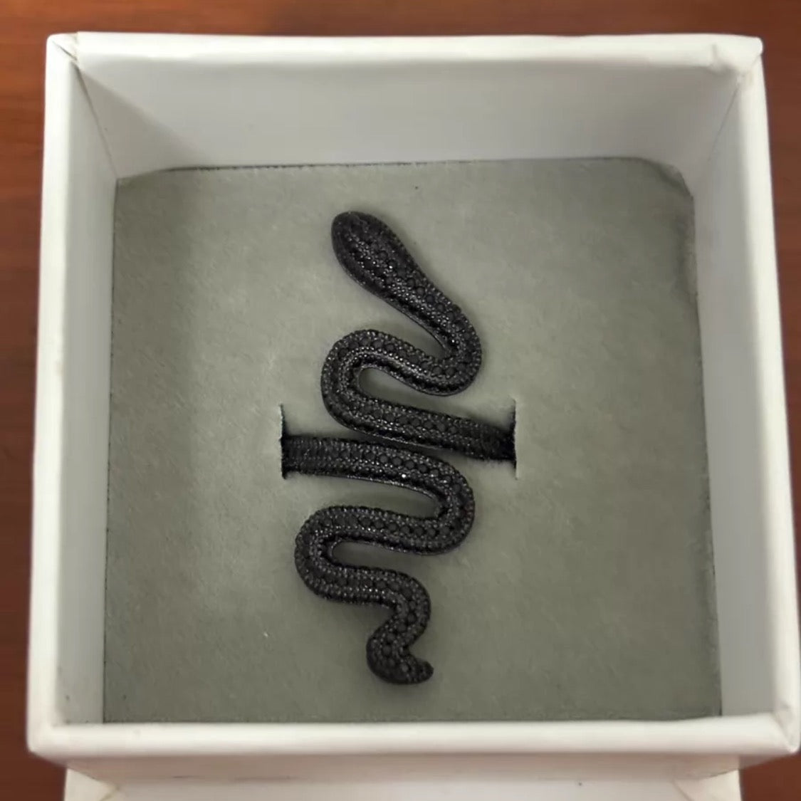 Taylor Swift – Reputation Black Snake Ring Authentic NM