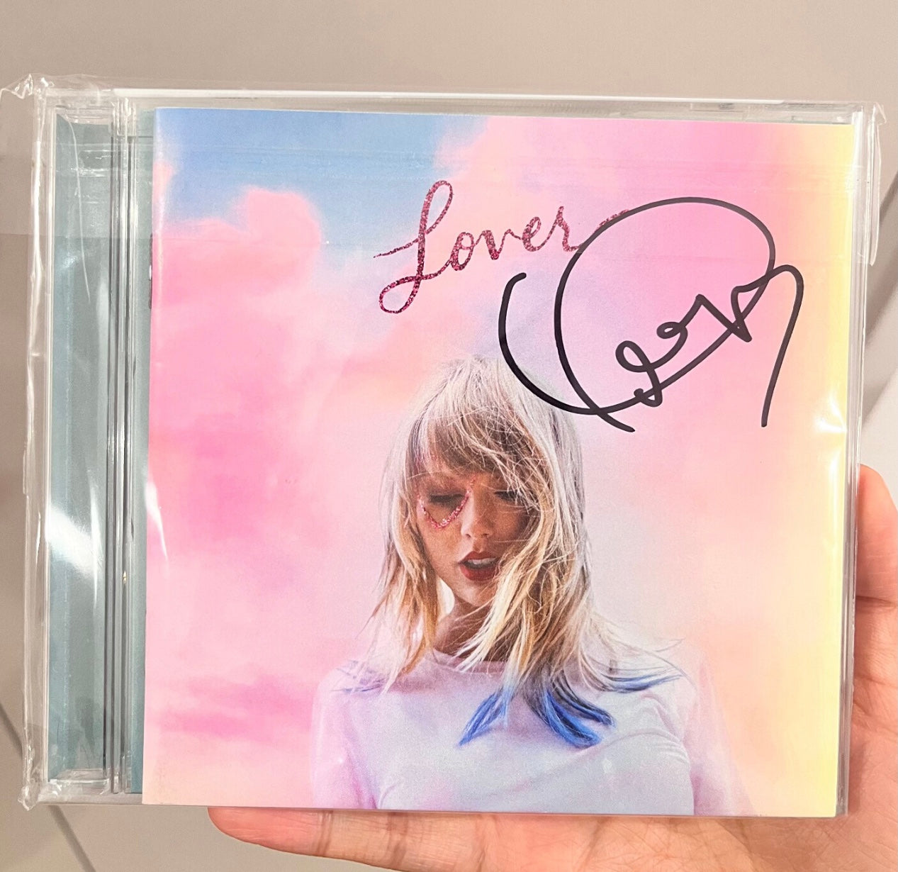 Taylor Swift Lover – URVC