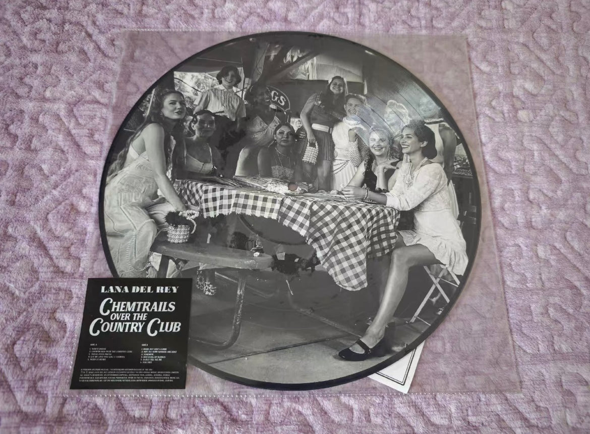 Lana Del Rey – Chemtrails Over The Country Club (Picture Vinyl LP)