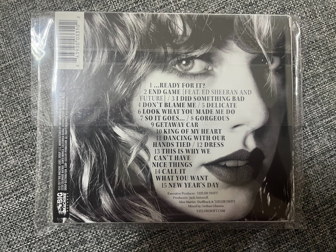 Taylor Swift - Reputation signed CD with exclusive paper autograph card, flawless condition, 泰勒絲 - 《聲譽》簽名CD，附限量版紙質簽名卡，品相完好