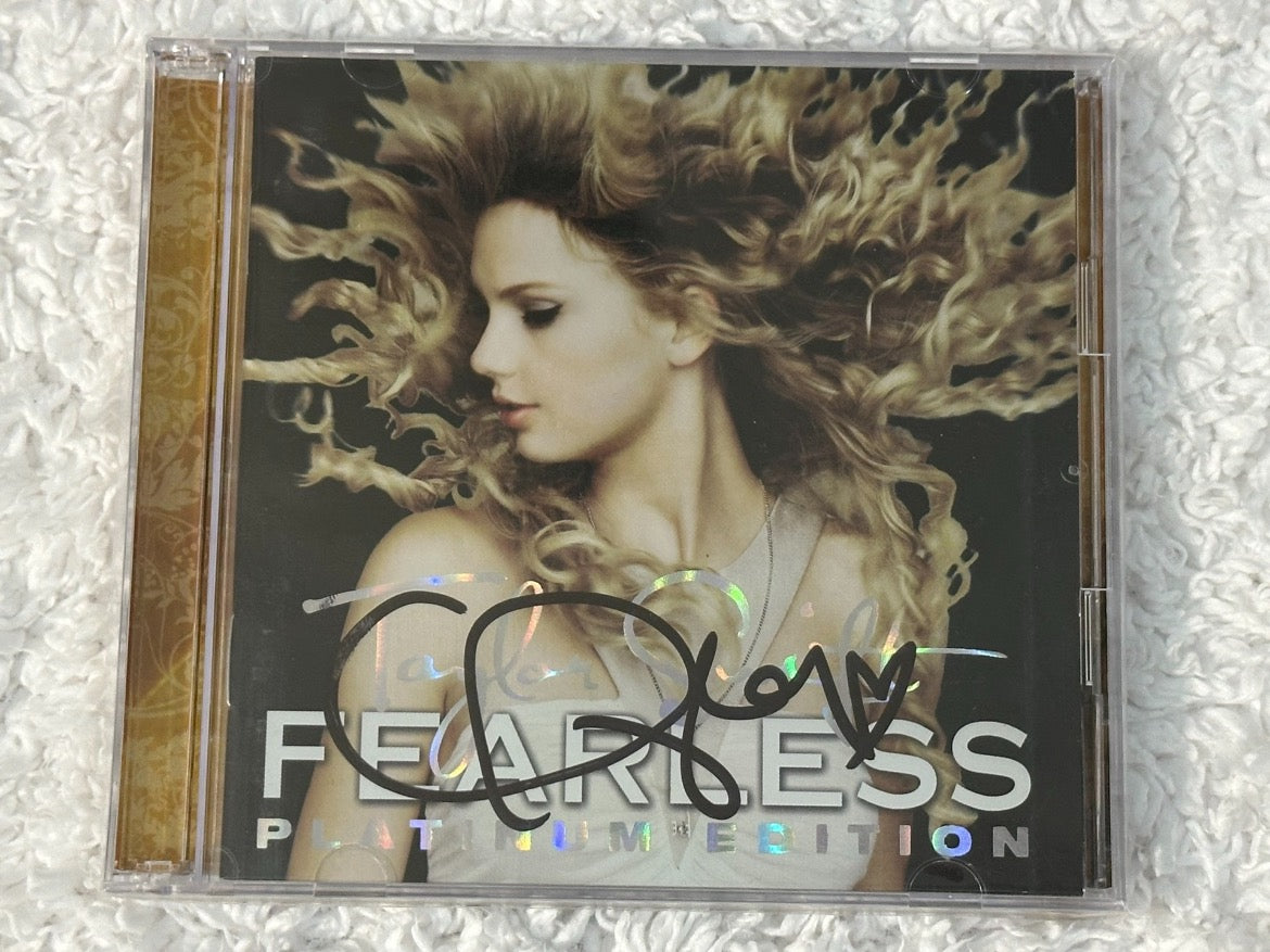 Taylor Swift Fearless Original Platinum Edition with Fingerprint Heart Signature, Six-Character Heart Signature, Case Intact