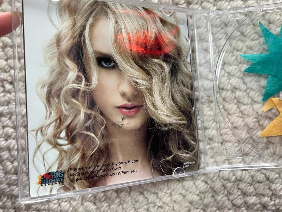 Taylor Swift Fearless – URVC