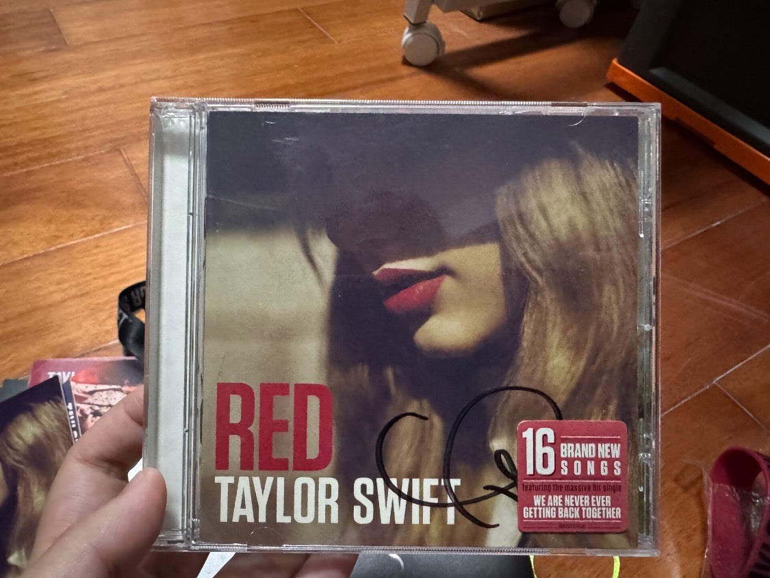 Taylor Swift Red Signed CD Heart Signature Autographed Tour Edition