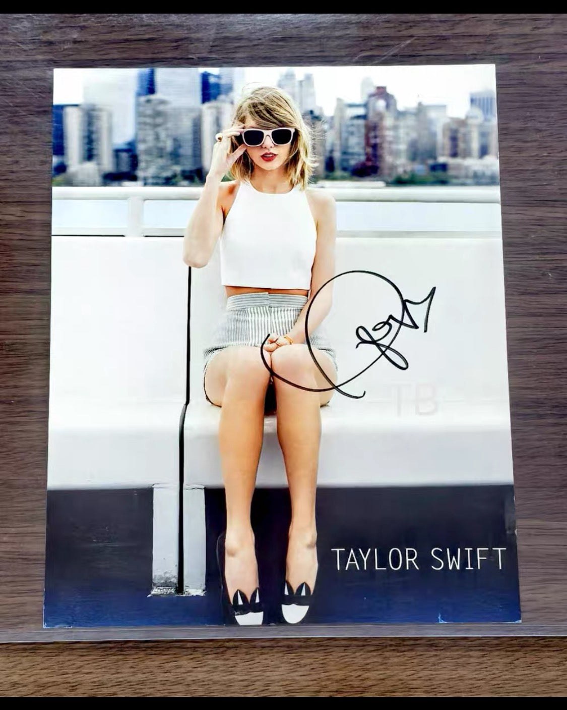 Taylor Swift – 1989 World Tour Signed Loft Poster