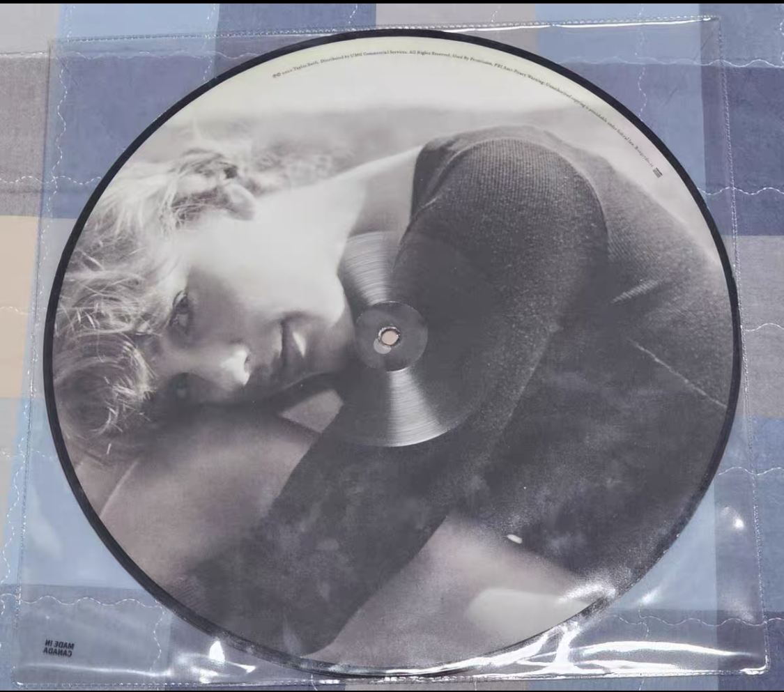 Taylor Swift – Cardigan 12-Inch Picture Disc Vinyl Single