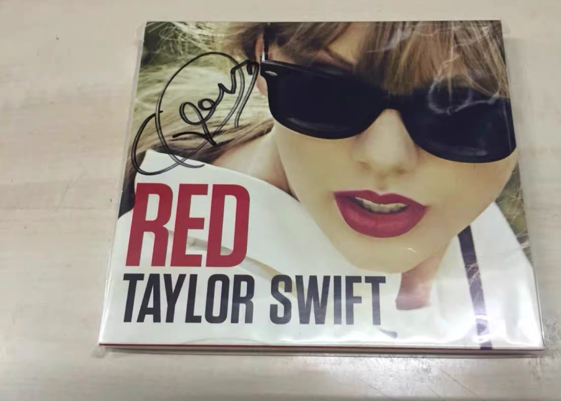 Taylor Swift Red Signed Photo Heart Signature Limited 500 Rare Autograph