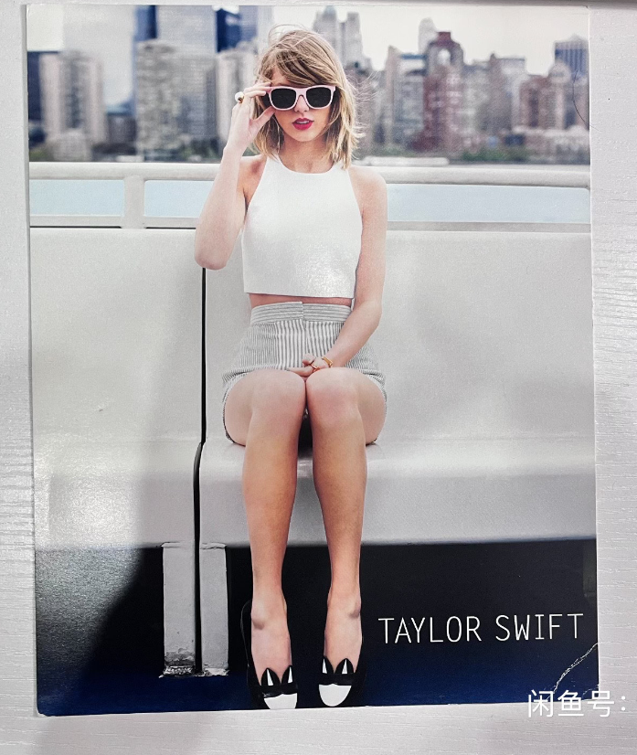 Taylor Swift 1989 Loft Poster Unsigned Version Corner Crease Rare Display Piece