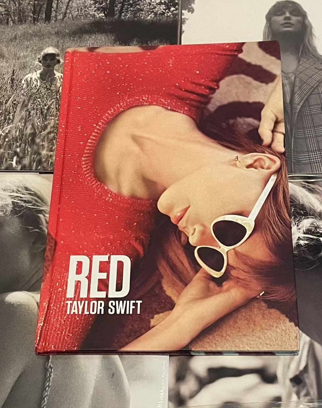 Taylor Swift – Red Era Limited Photo Book