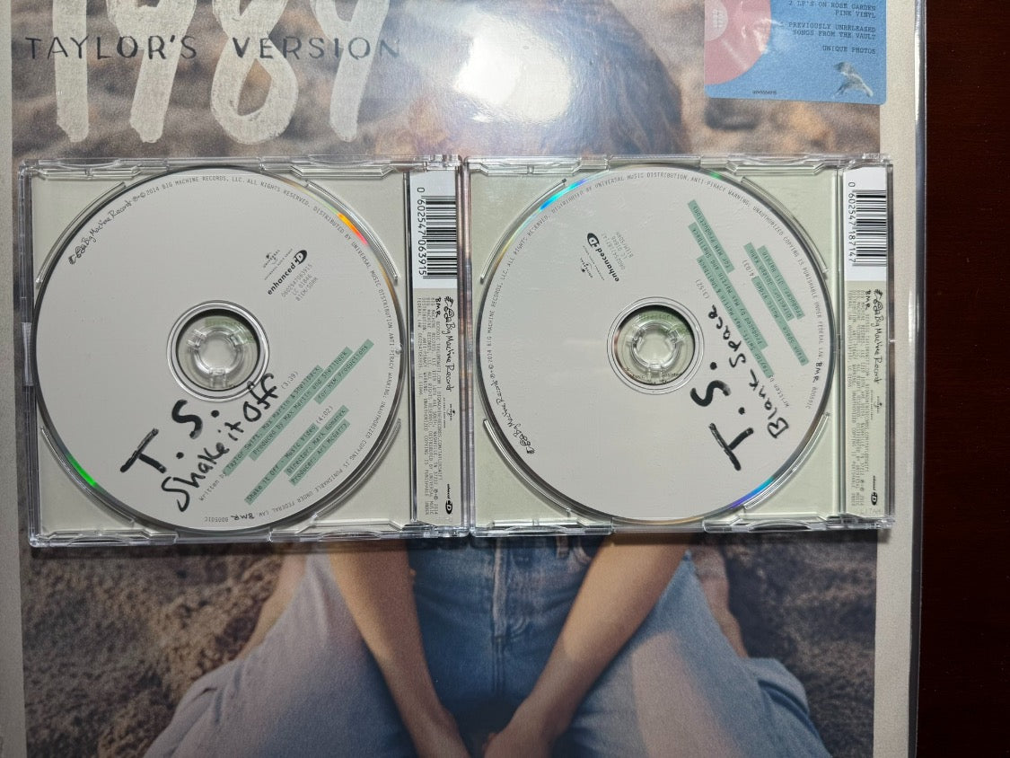 Taylor Swift – Shake It Off + Blank Space (2-Track CD Bundle, 1989 Era, Slim Case)