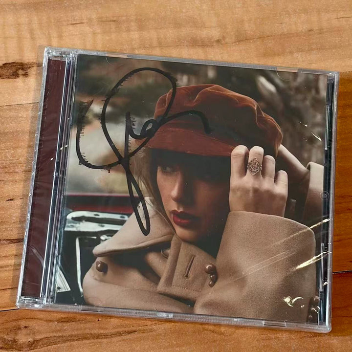 Taylor Swift – Red (Taylor’s Version) – Signed CD, Cracked Case