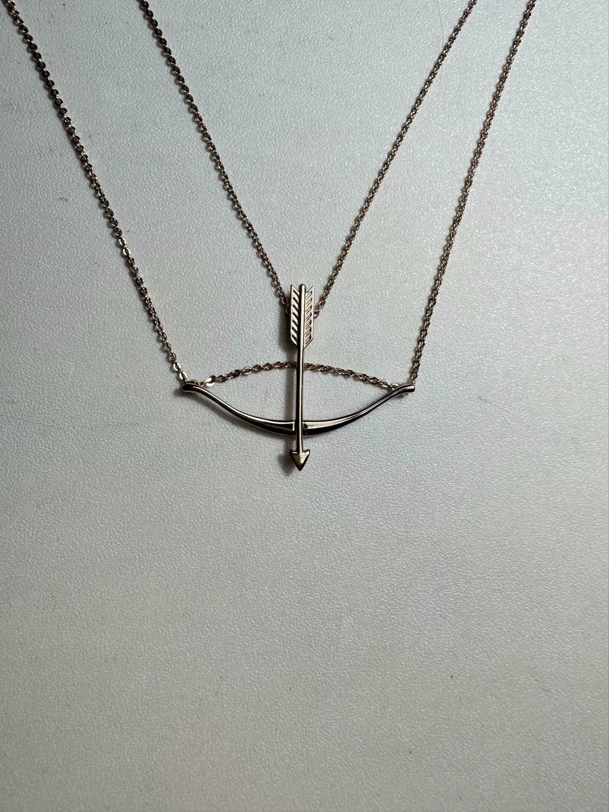 Taylor Swift – The Archer Bow-and-Arrow Necklace – actual item photograph 3