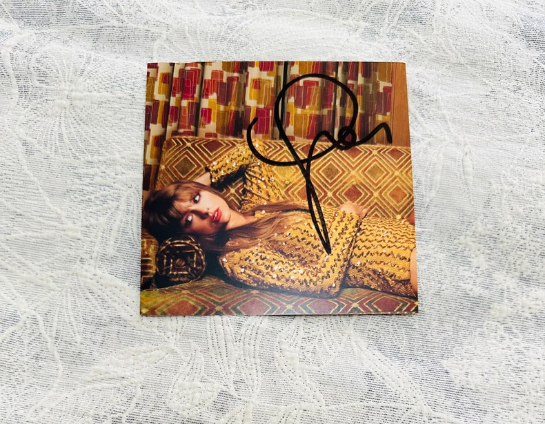 Taylor Swift – Midnights Blood Moon Signed CD — detail 4