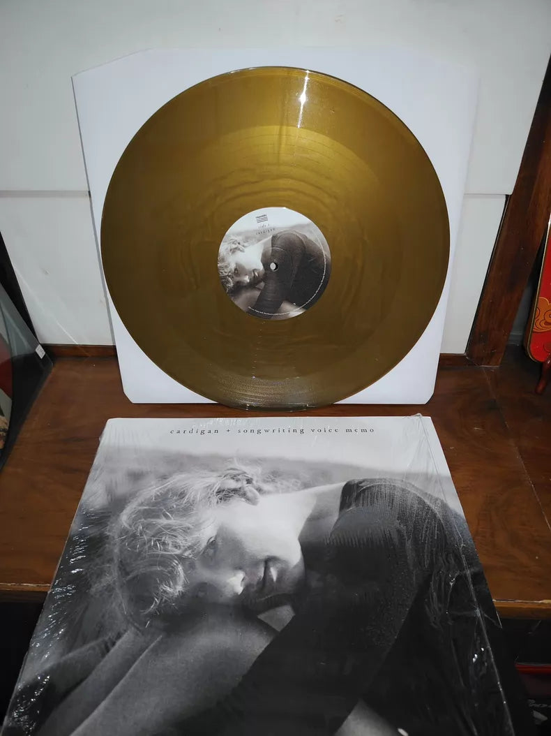 Taylor Swift – cardigan – Gold 12-Inch Vinyl – actual product photo 5