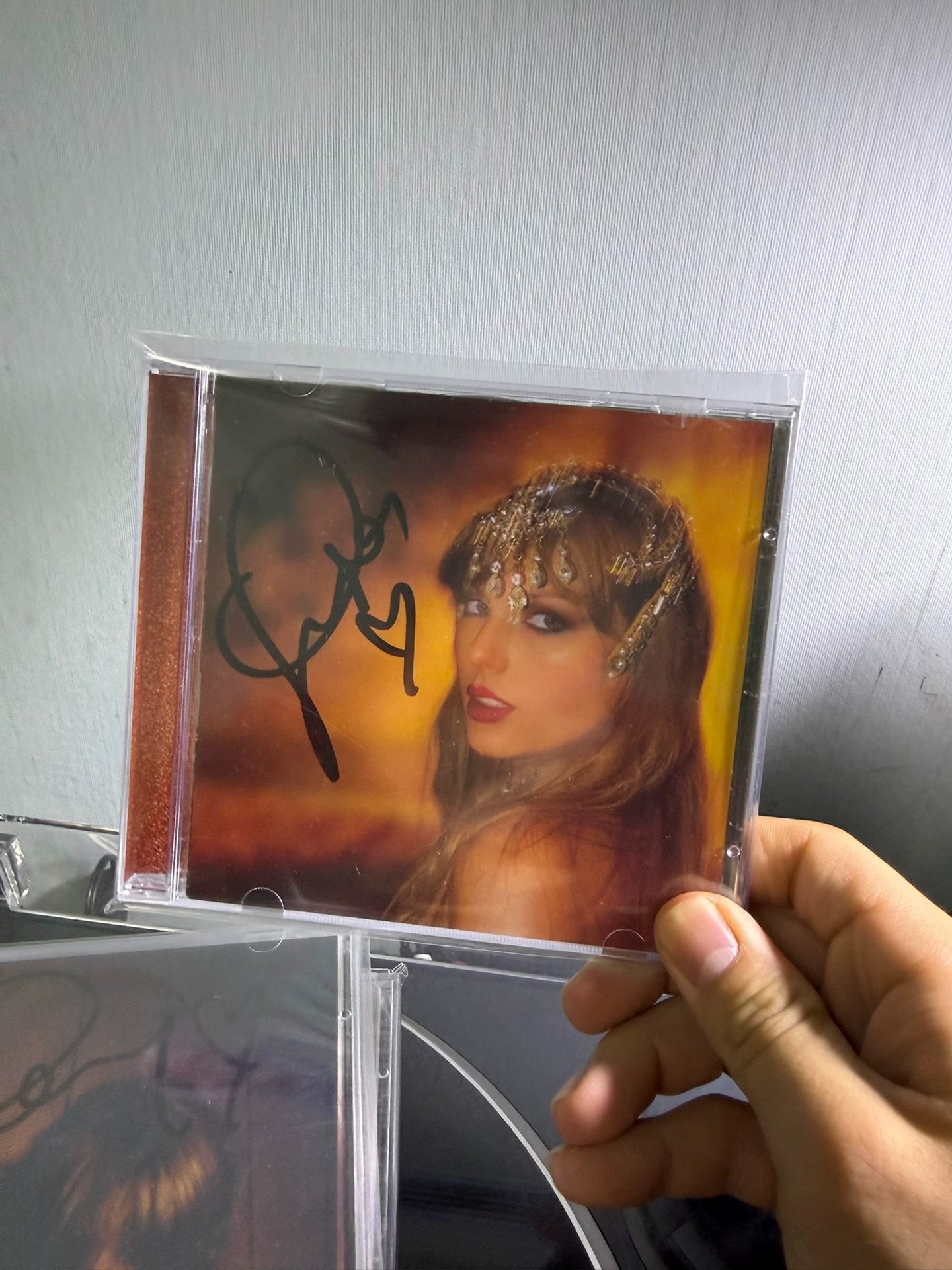 Taylor Swift – The Life of a Showgirl Version 1 Special Signed CD — front view
