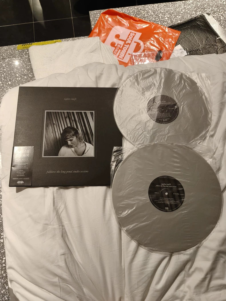 Taylor Swift – folklore Vinyl 2LP (Side-Opened) – actual product photo 1