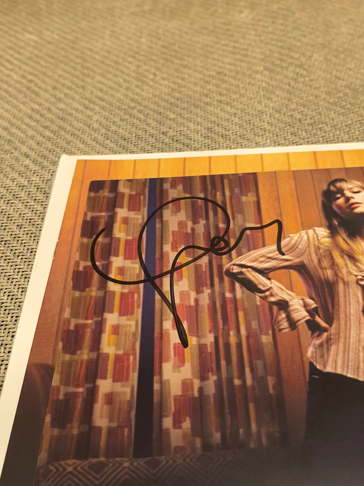 Taylor Swift – Midnights – US Blood Moon Vinyl with Signed Insert (LP)