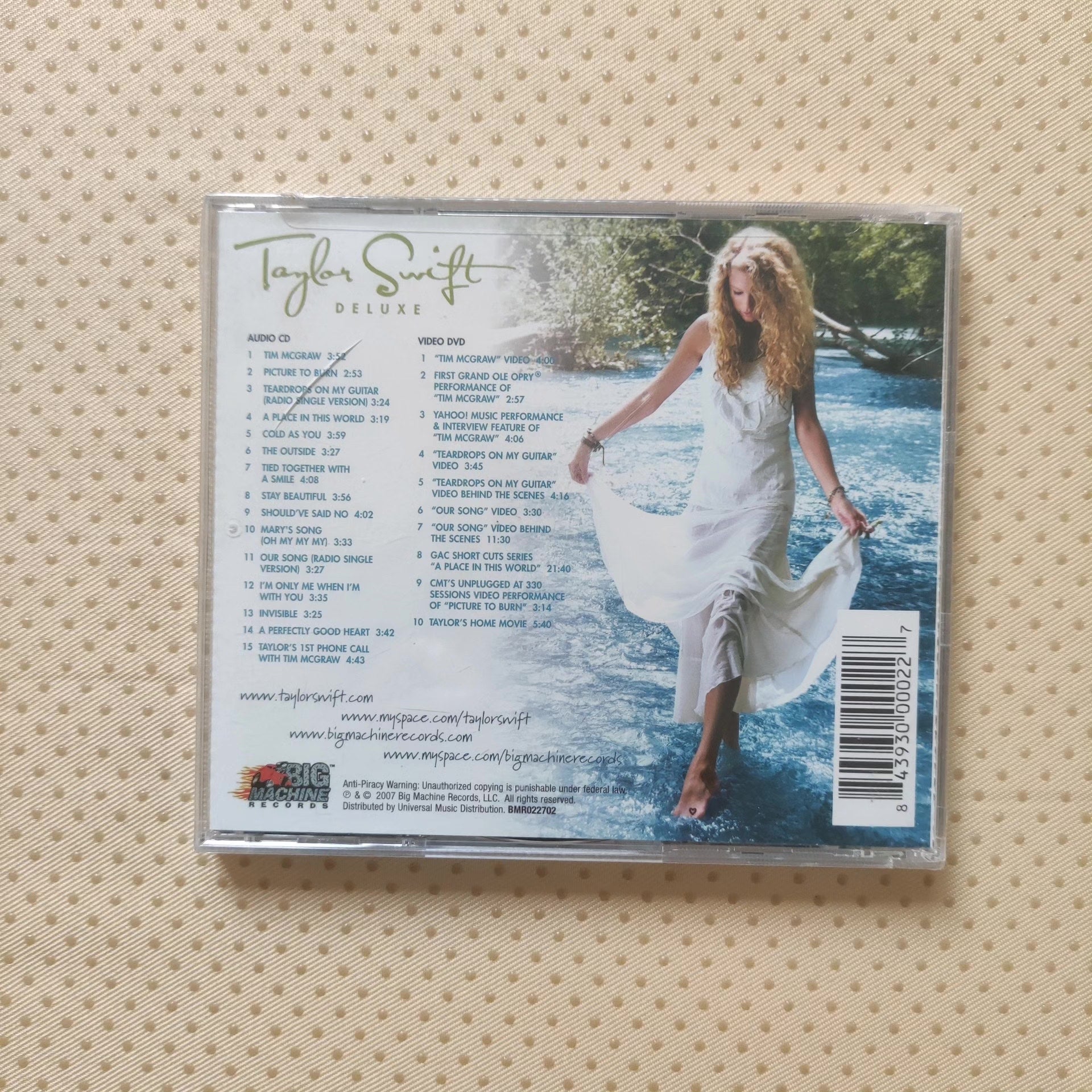 Taylor Swift – Self-Titled Deluxe CD + DVD US Edition