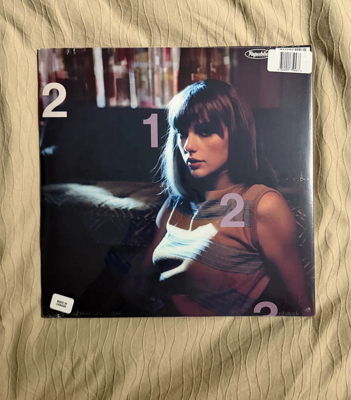 Taylor Swift – Midnights – Love Potion Purple Vinyl LP – actual item photograph 6