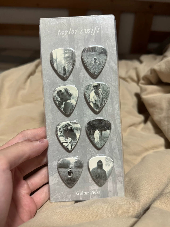 Taylor Swift – Folklore – Eight Guitar Pick Set
