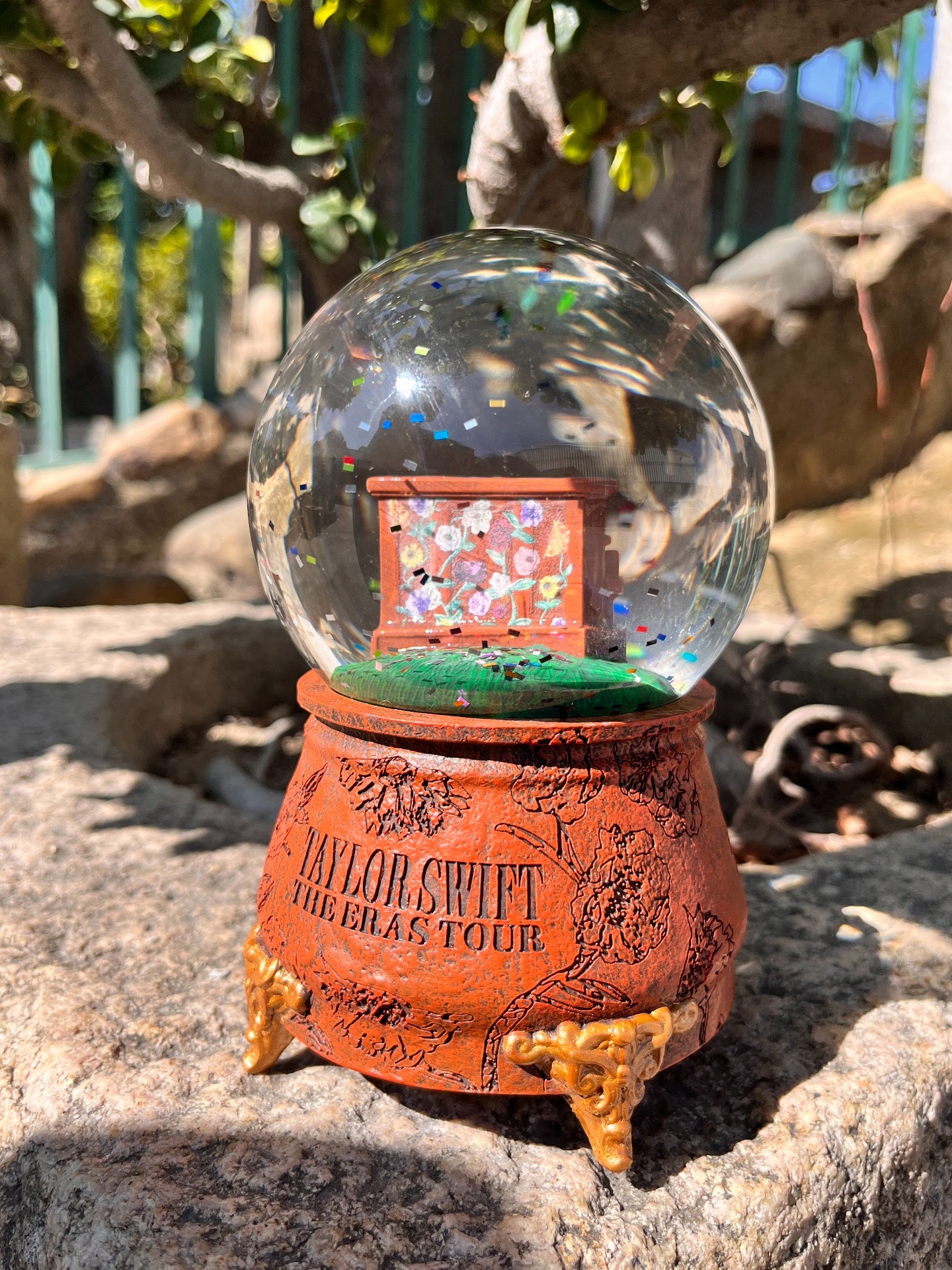 Taylor Swift – The Eras Tour Snow Globe Music Box — main view