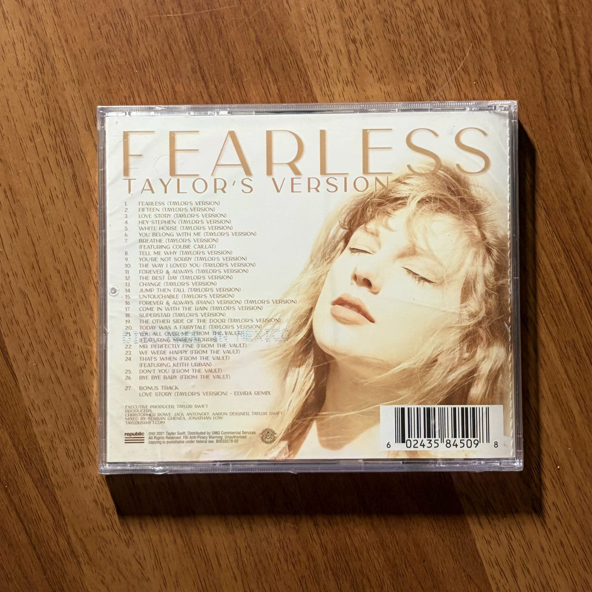 Taylor Swift – Fearless (Taylor’s Version), Signed 2CD – actual item photograph 2