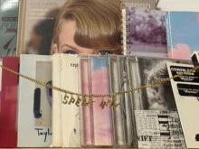 Taylor Swift – Speak Now Necklace with Purple Gift Bag