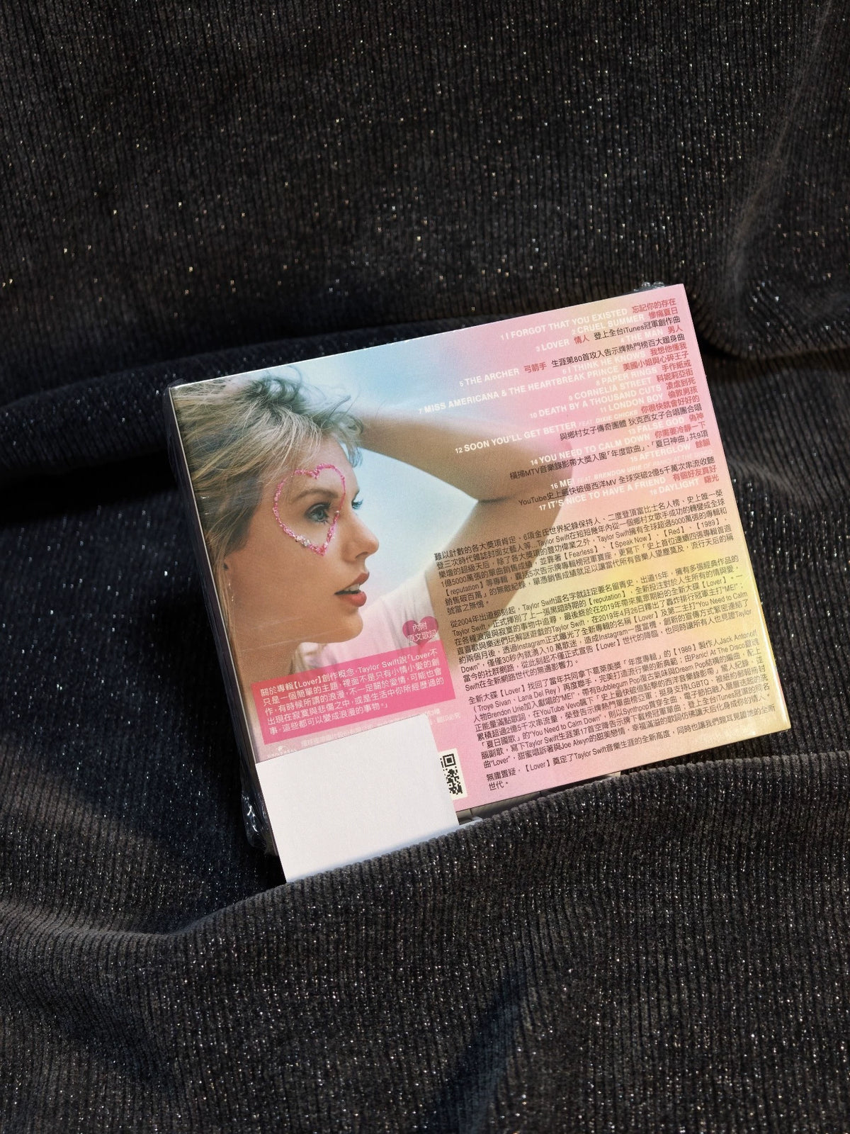 Taylor Swift – Lover – Taiwan Edition CD – actual item photograph 2
