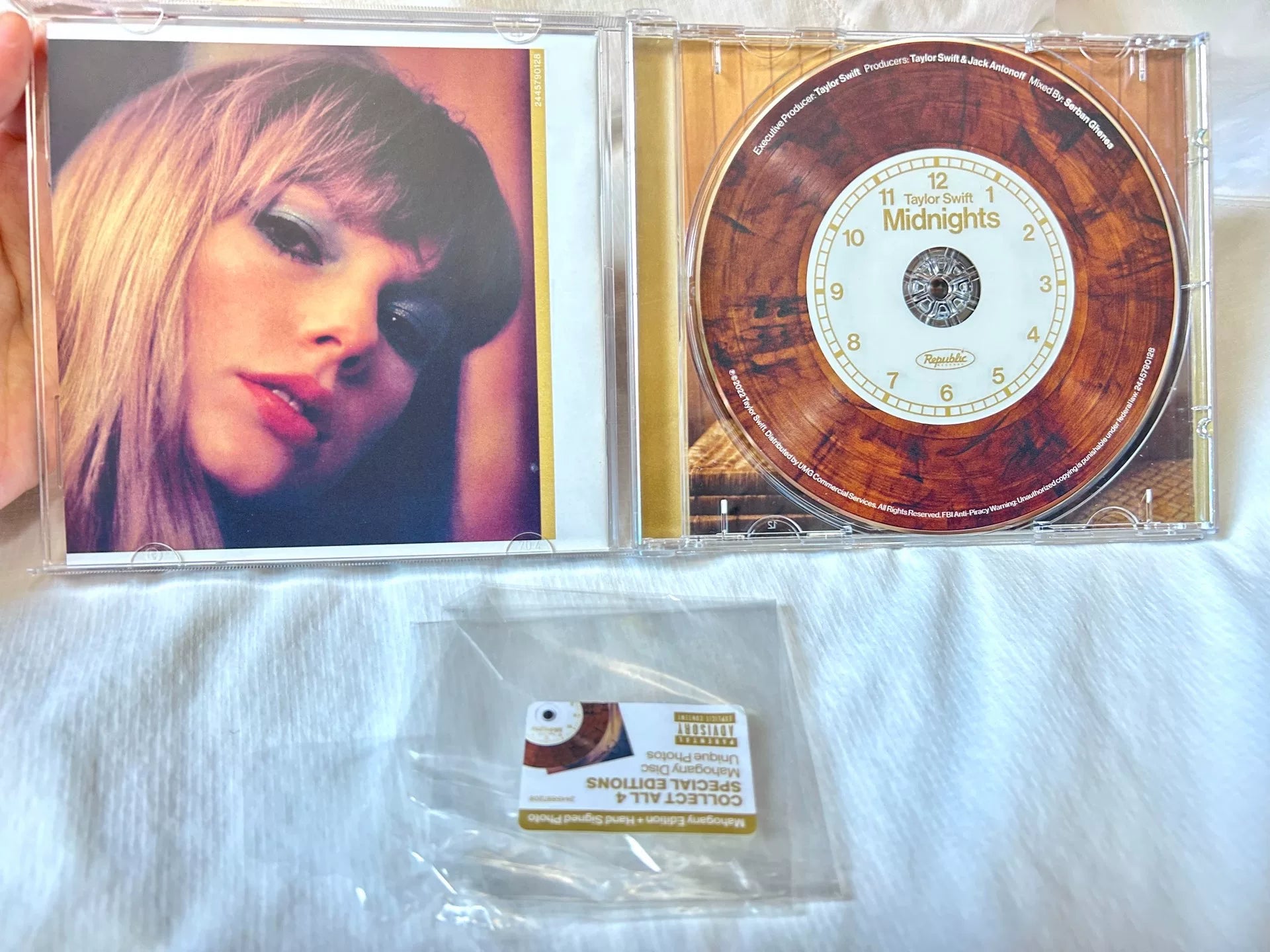 Taylor Swift – Midnights Moonstone Blue Signed CD