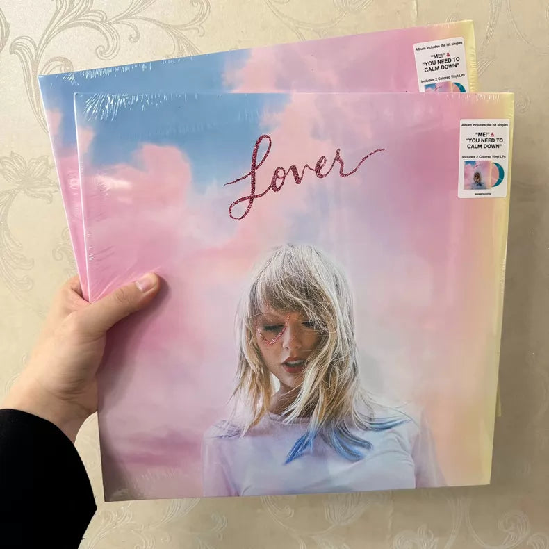 Taylor Swift Lover – URVC