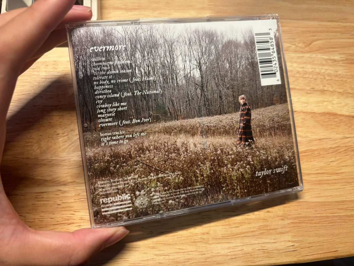 Taylor Swift – Evermore, Seller-Listed Signed CD – photo 2