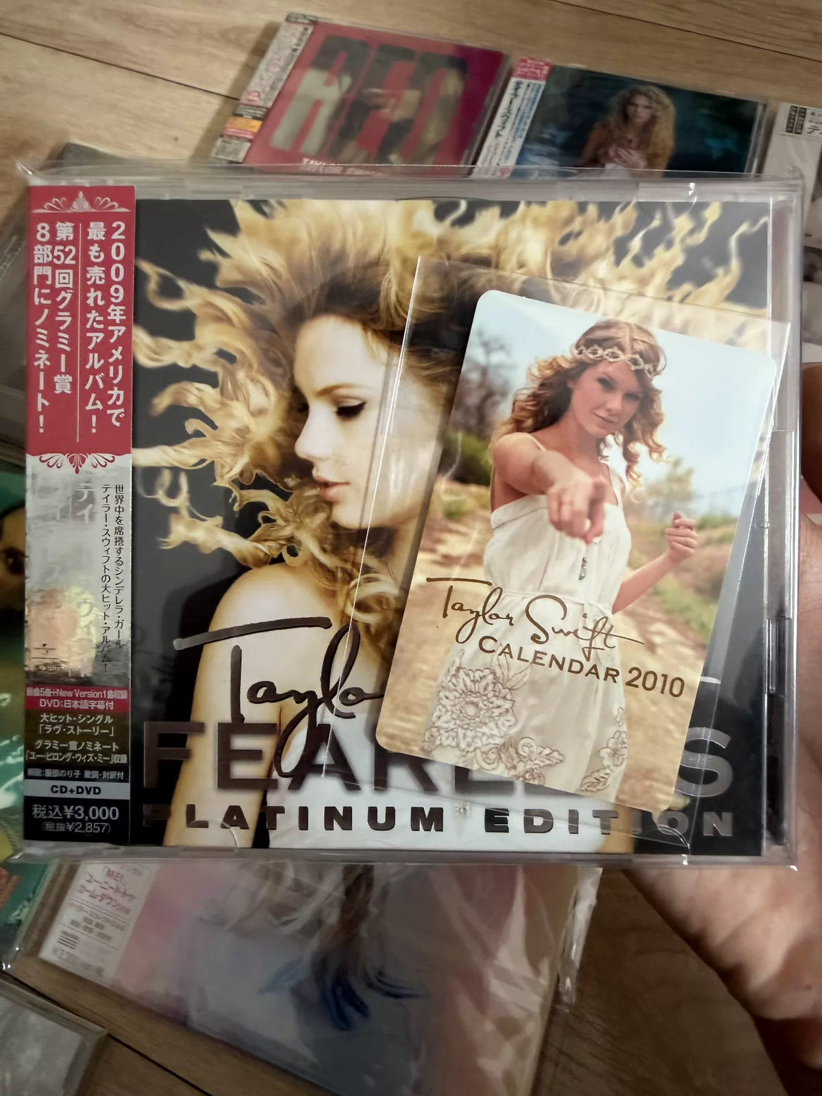 Taylor Swift – Fearless Platinum Edition – Japanese CD + DVD with Calendar Card – actual item photograph 1