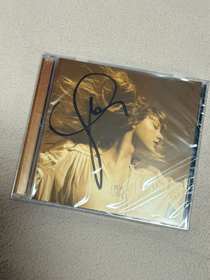 Taylor Swift – Fearless (Taylor’s Version), Signed Sealed 2CD