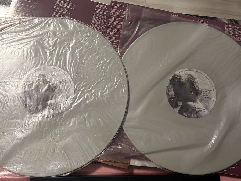 Taylor Swift – Folklore Gray Vinyl 2LP — detail 3
