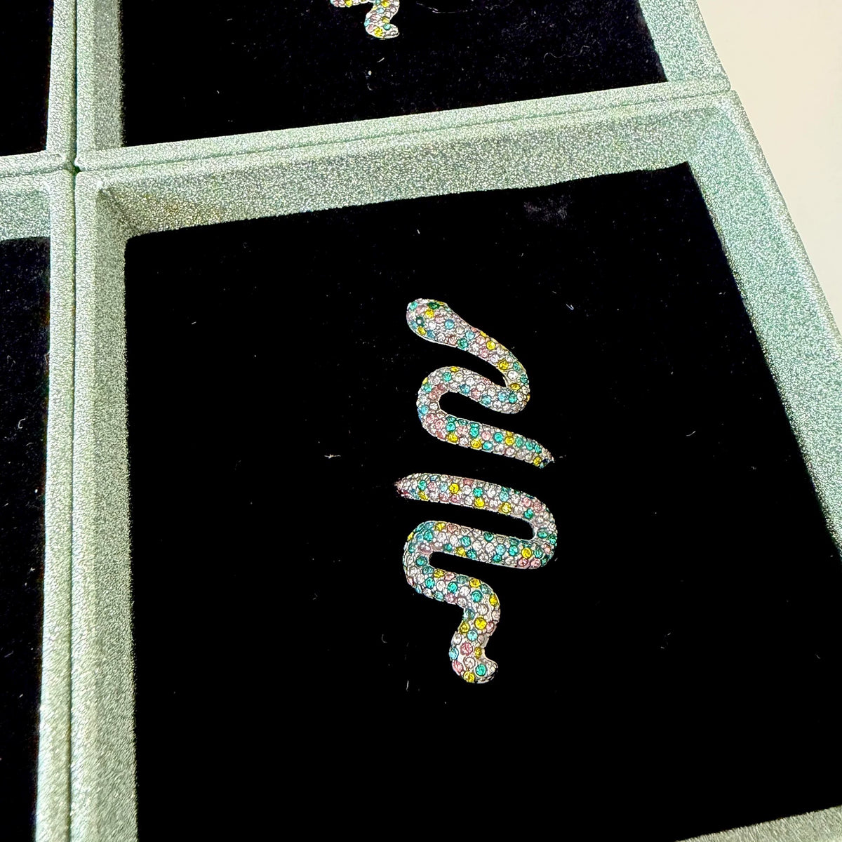 Taylor Swift – Reputation Multicolor Snake Ring — front view