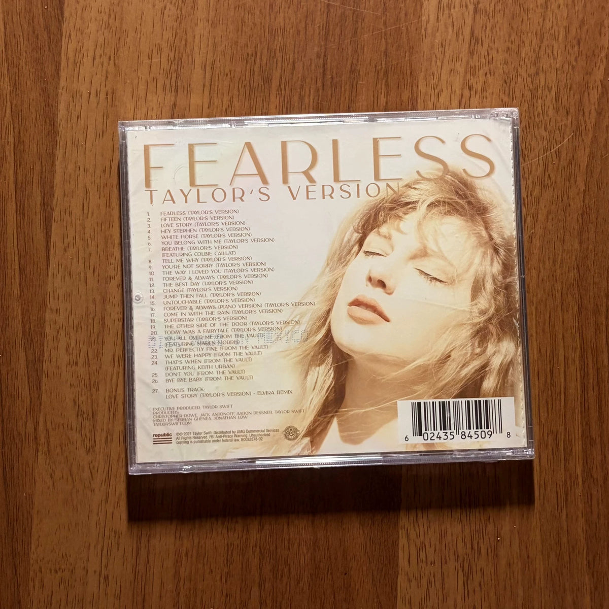 Taylor Swift – Fearless (Taylor’s Version), Signed 2CD – actual item photograph 4