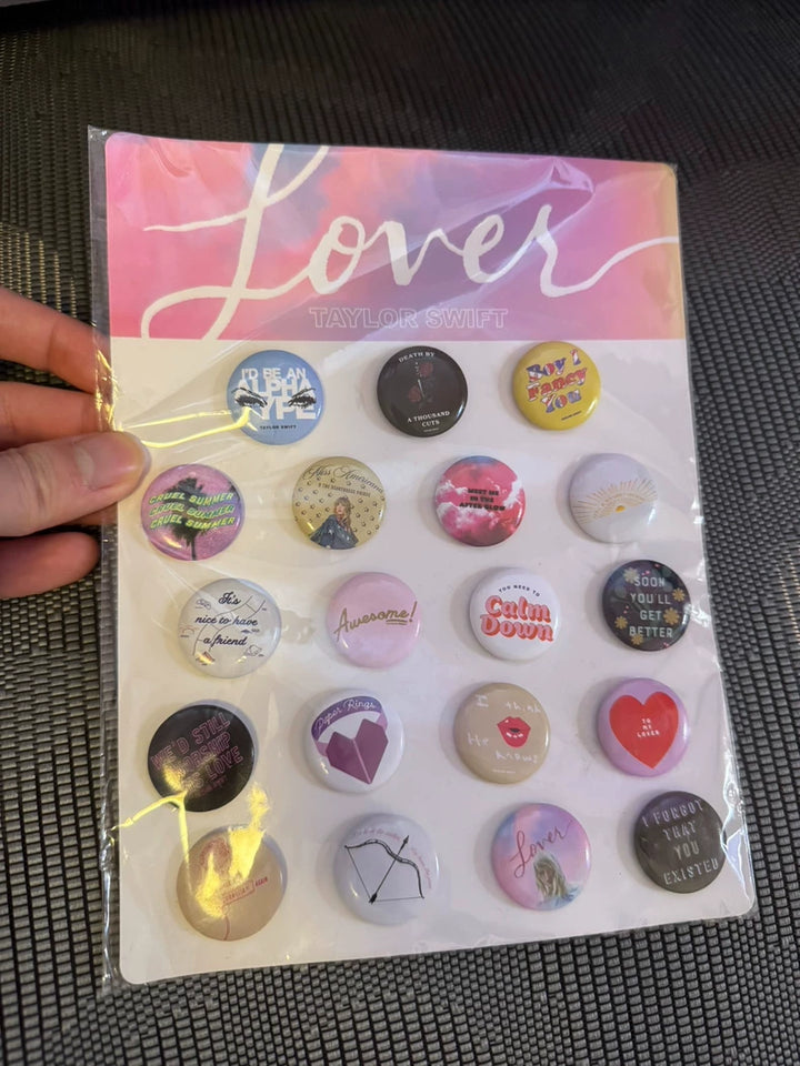 Taylor Swift – Lover – 19 Tracklist Button Pin Set