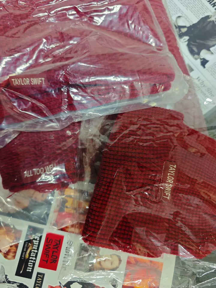 Taylor Swift – All Too Well – Red Scarf and Beanie Set