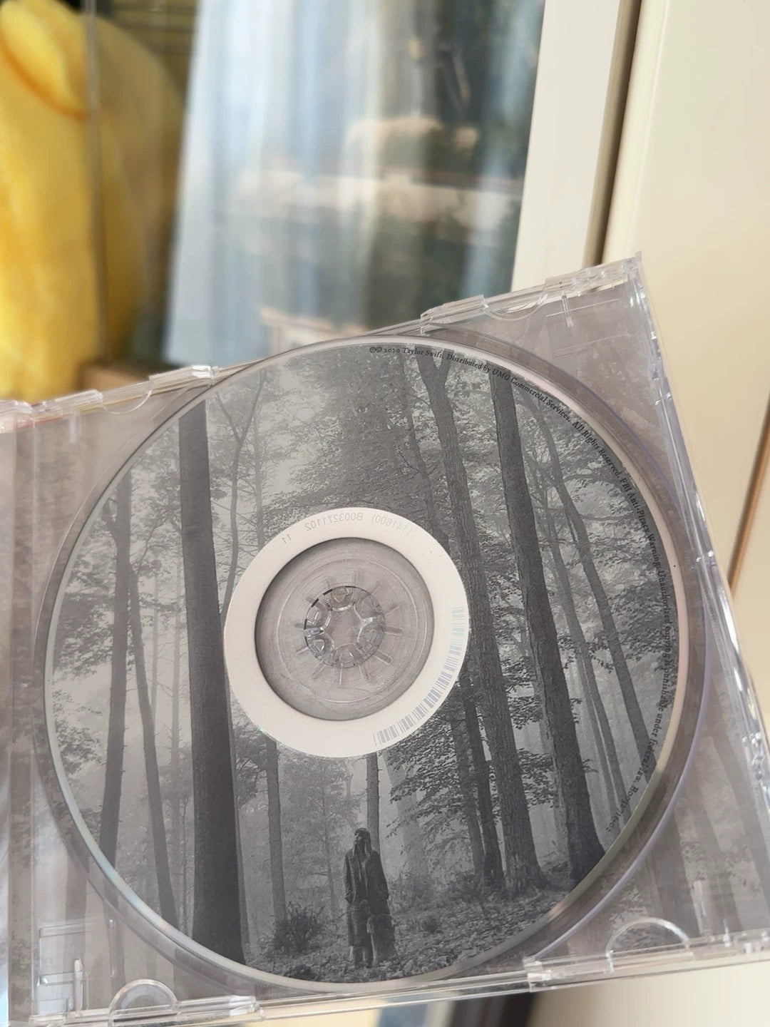 Taylor Swift – Folklore – Signed CD, Opened / Damaged Case – actual item photograph 4